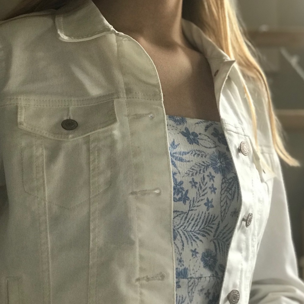 WHITE DENIM JACKET